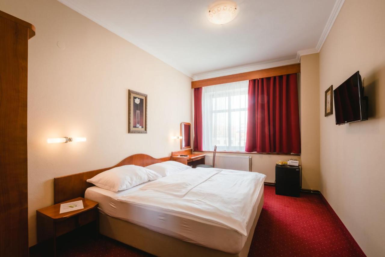 Wellness Hotel Luzan 룸부르크 외부 사진