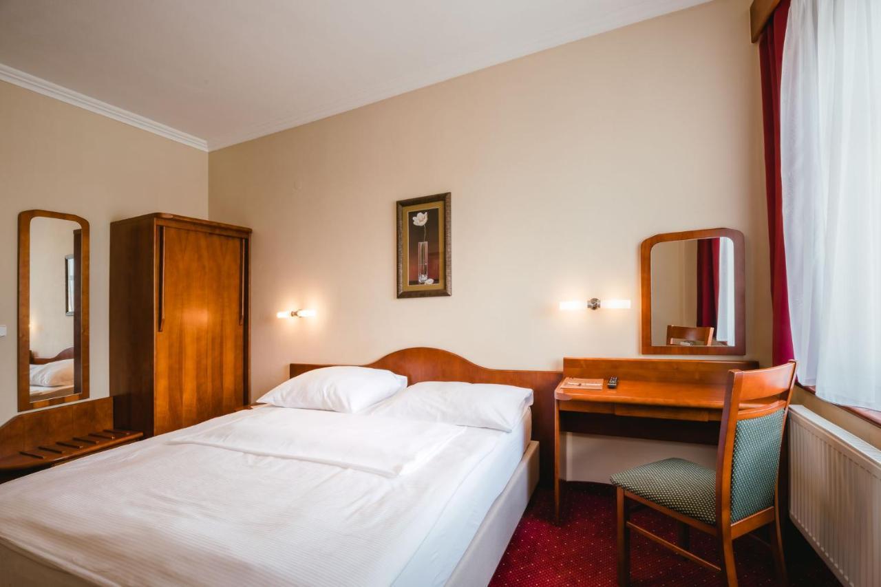 Wellness Hotel Luzan 룸부르크 외부 사진