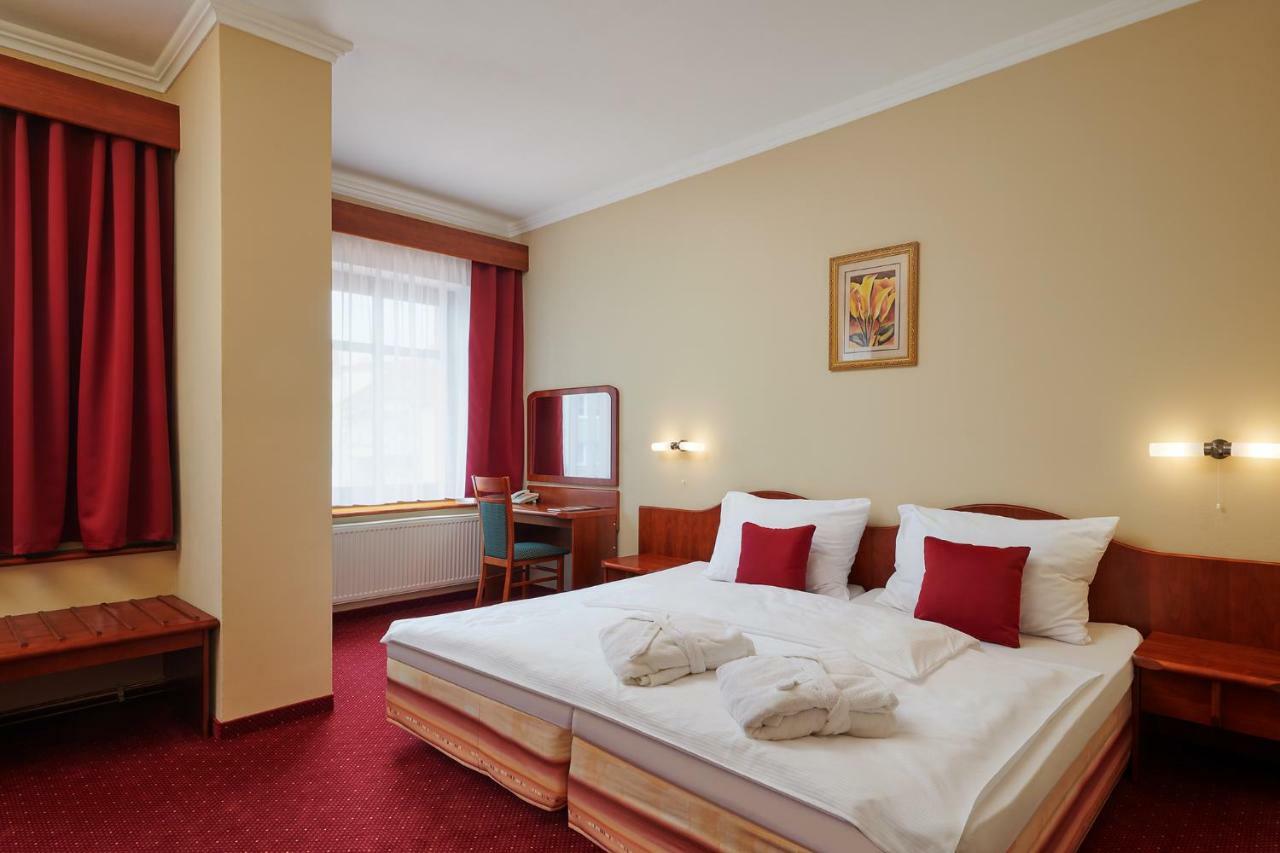Wellness Hotel Luzan 룸부르크 외부 사진