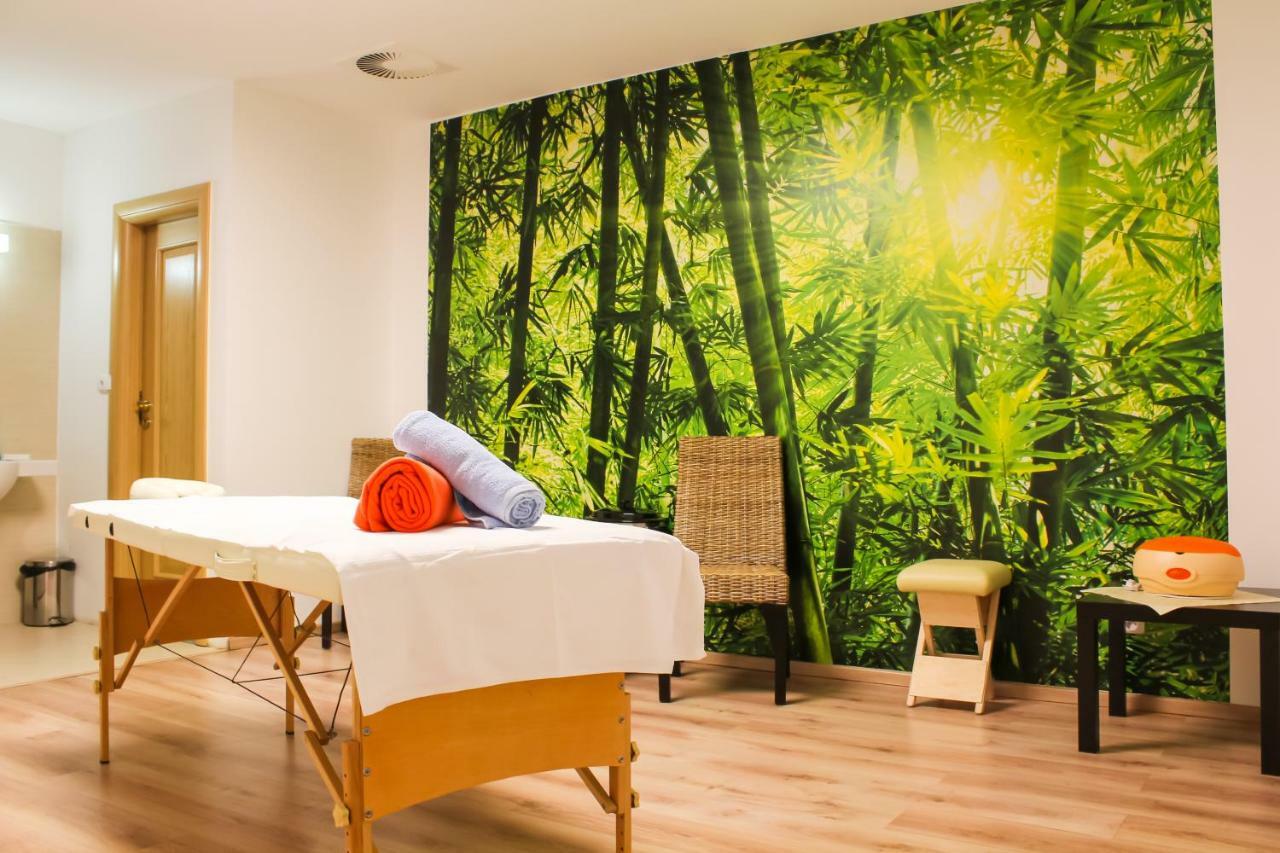 Wellness Hotel Luzan 룸부르크 외부 사진